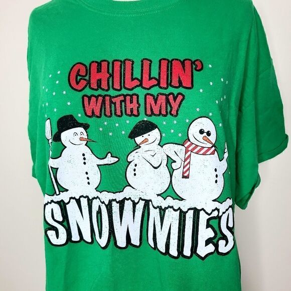 Gildan | Chillin' With My Snowmies Tee - Picture 2 of 3